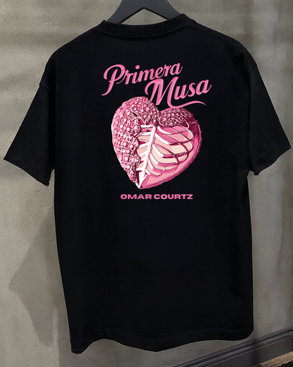 Polera Omar Courtz | Corazón Primera Musa  Chile